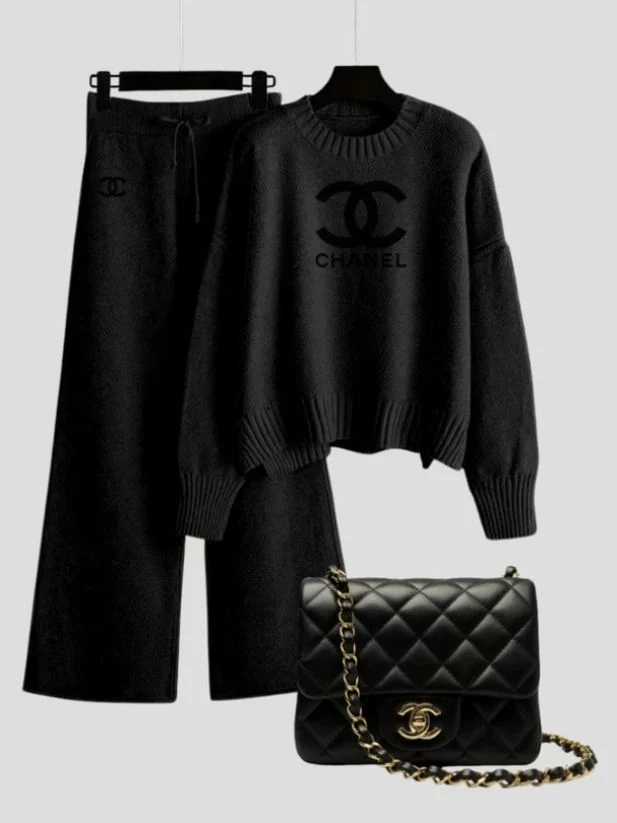 Luxe Riviera Knitwear Set & Chain Co-Ord Bag - Image 5
